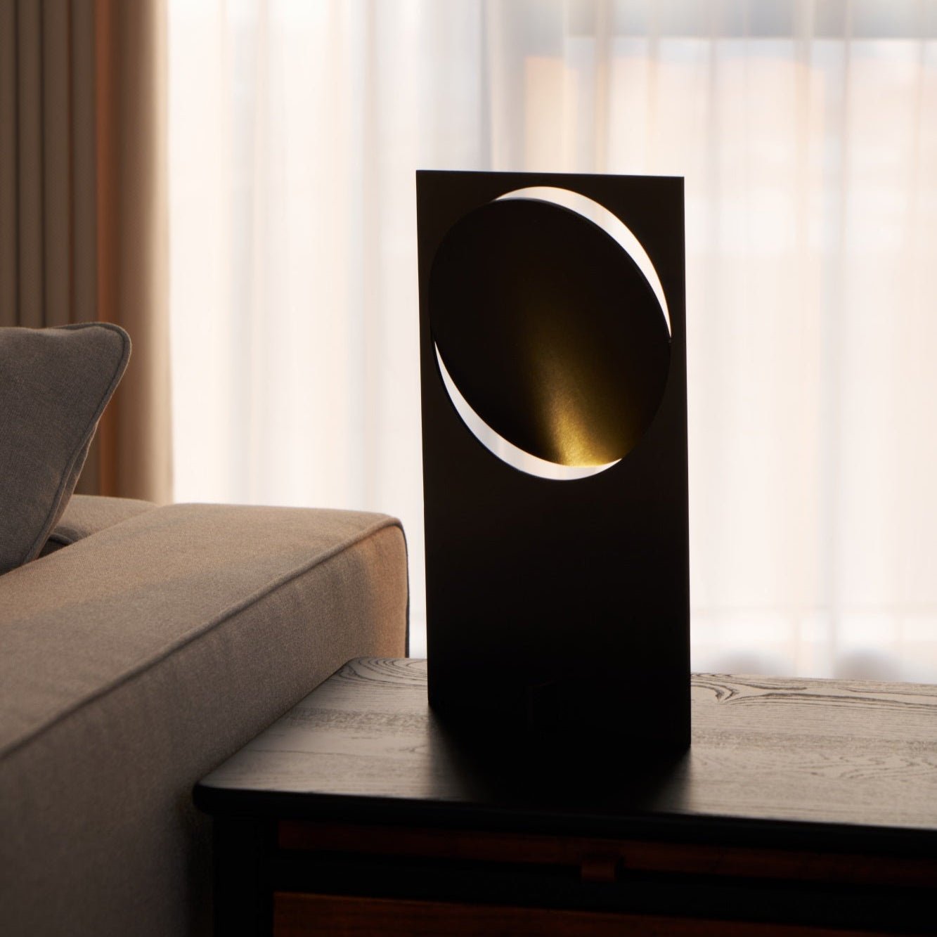 Terieriella Rotating Disc Table Lamp