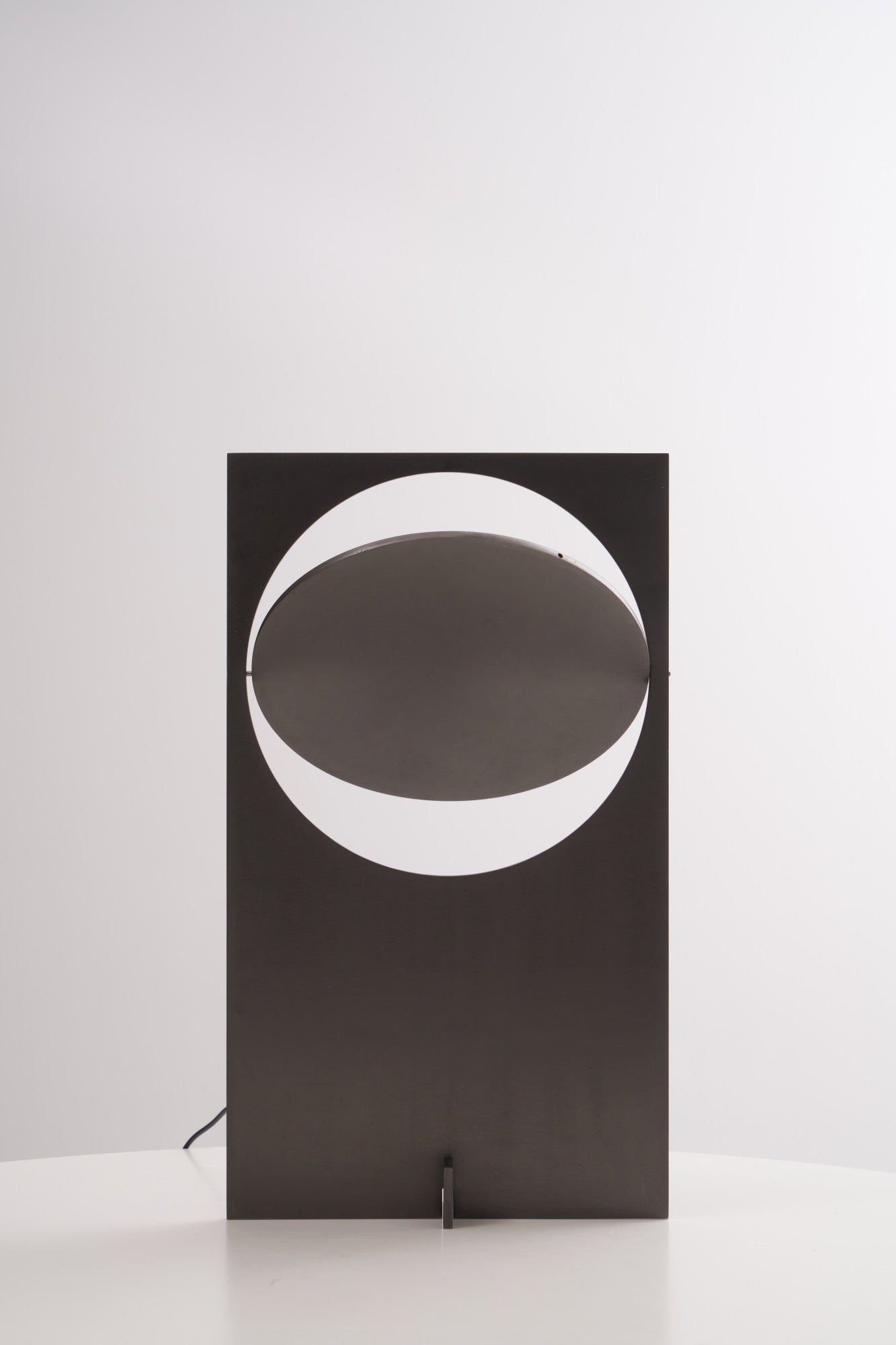 Terieriella Rotating Disc Table Lamp
