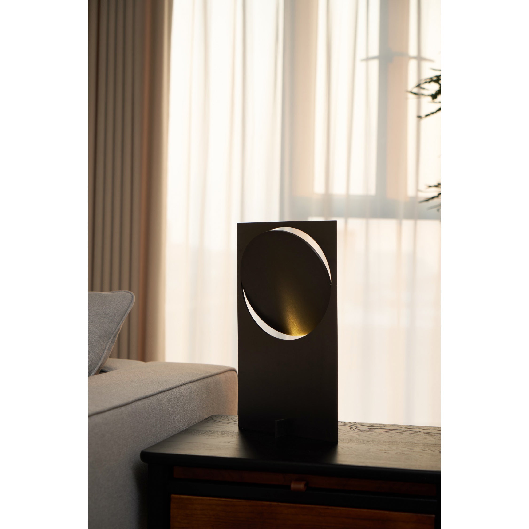 Dekle Table Lamp