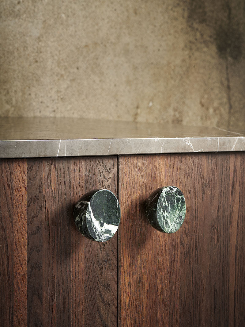 Nerarina Obsidian Core Marble Pull Handle