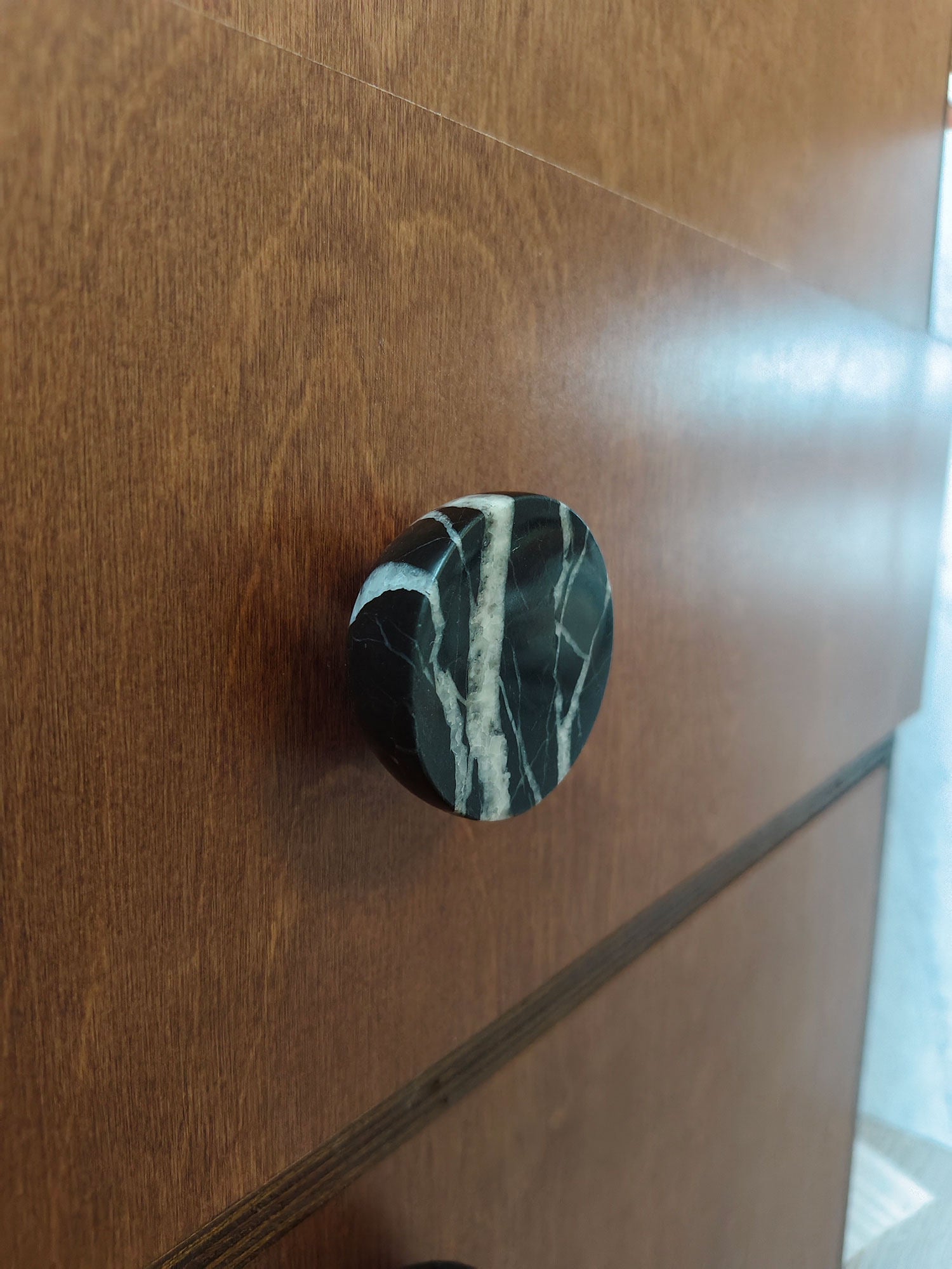 Nerarina Obsidian Core Marble Pull Handle