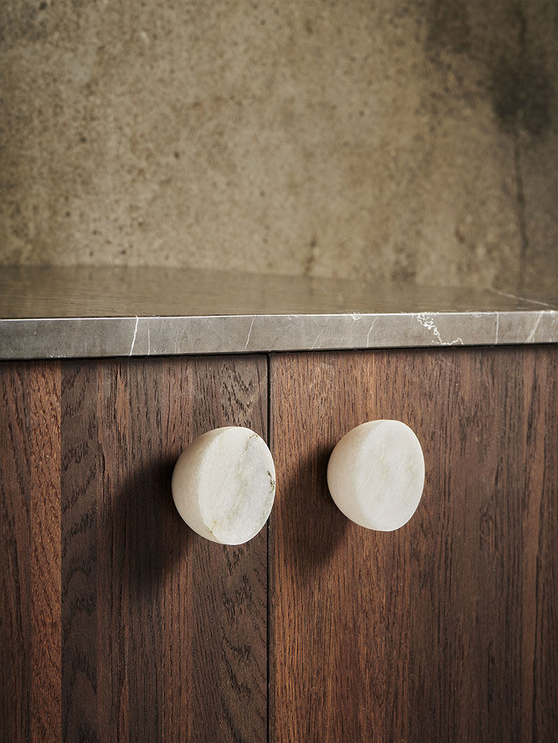 Nerarina Obsidian Core Marble Pull Handle