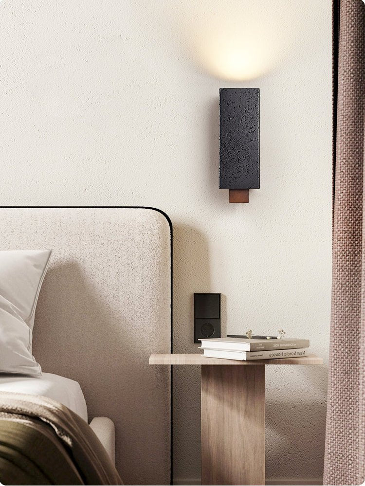 Viraanira Obsidian Glow Wall Light