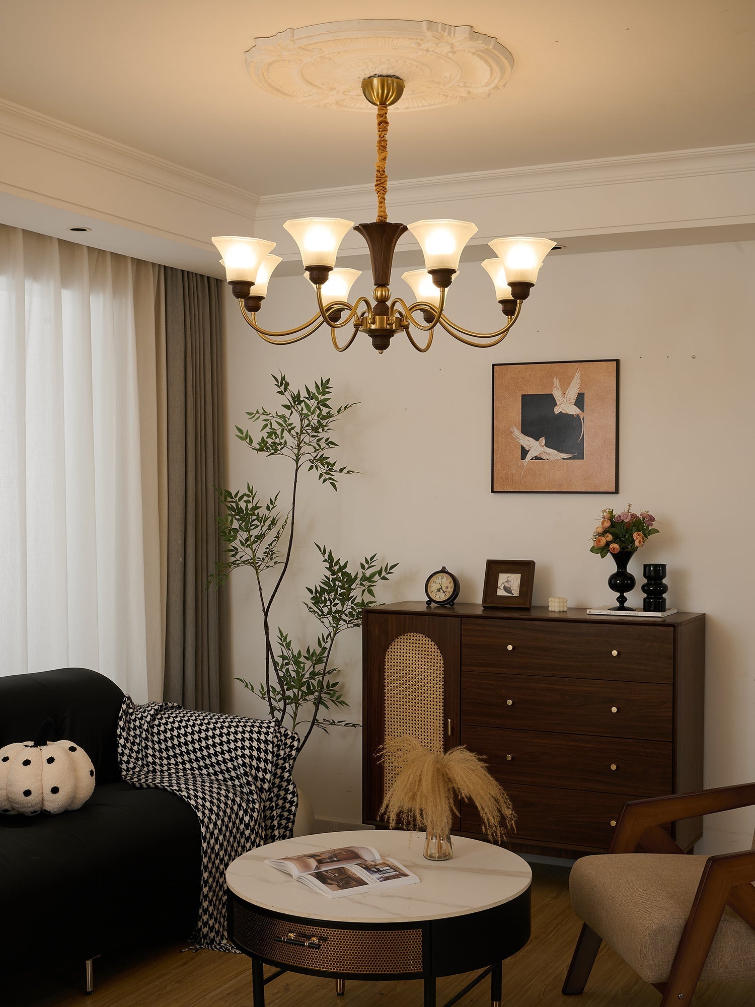 Ciphaen Traditional Elegance Vintage Wood Glass Chandelier