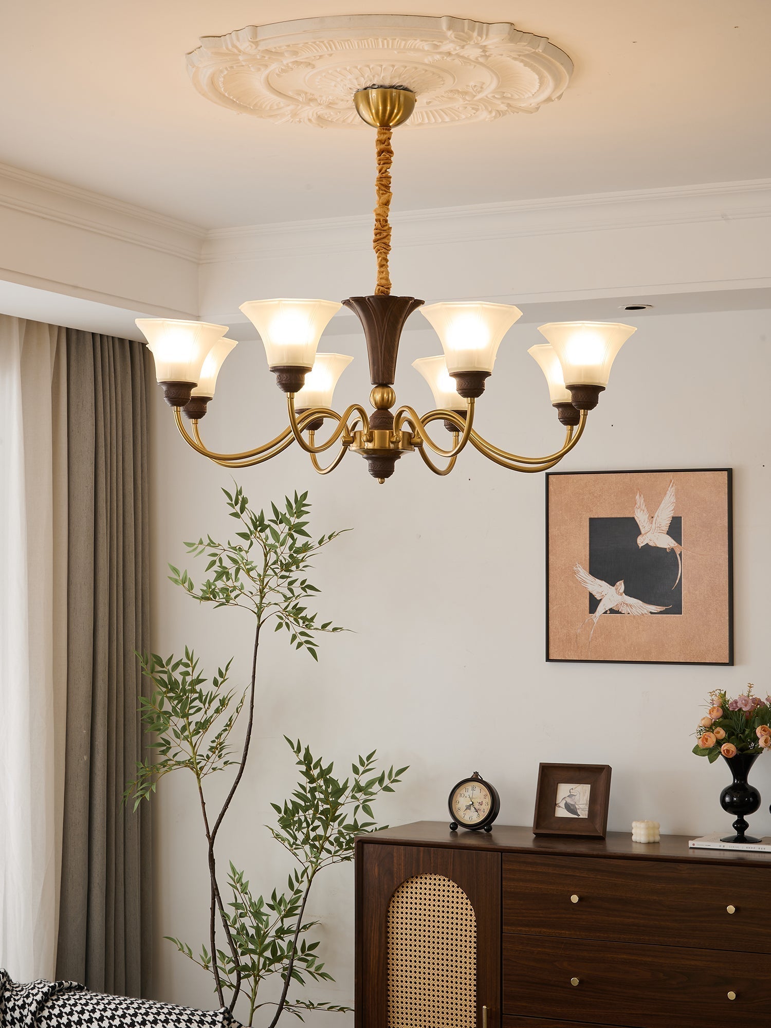 Ciphaen Traditional Elegance Vintage Wood Glass Chandelier