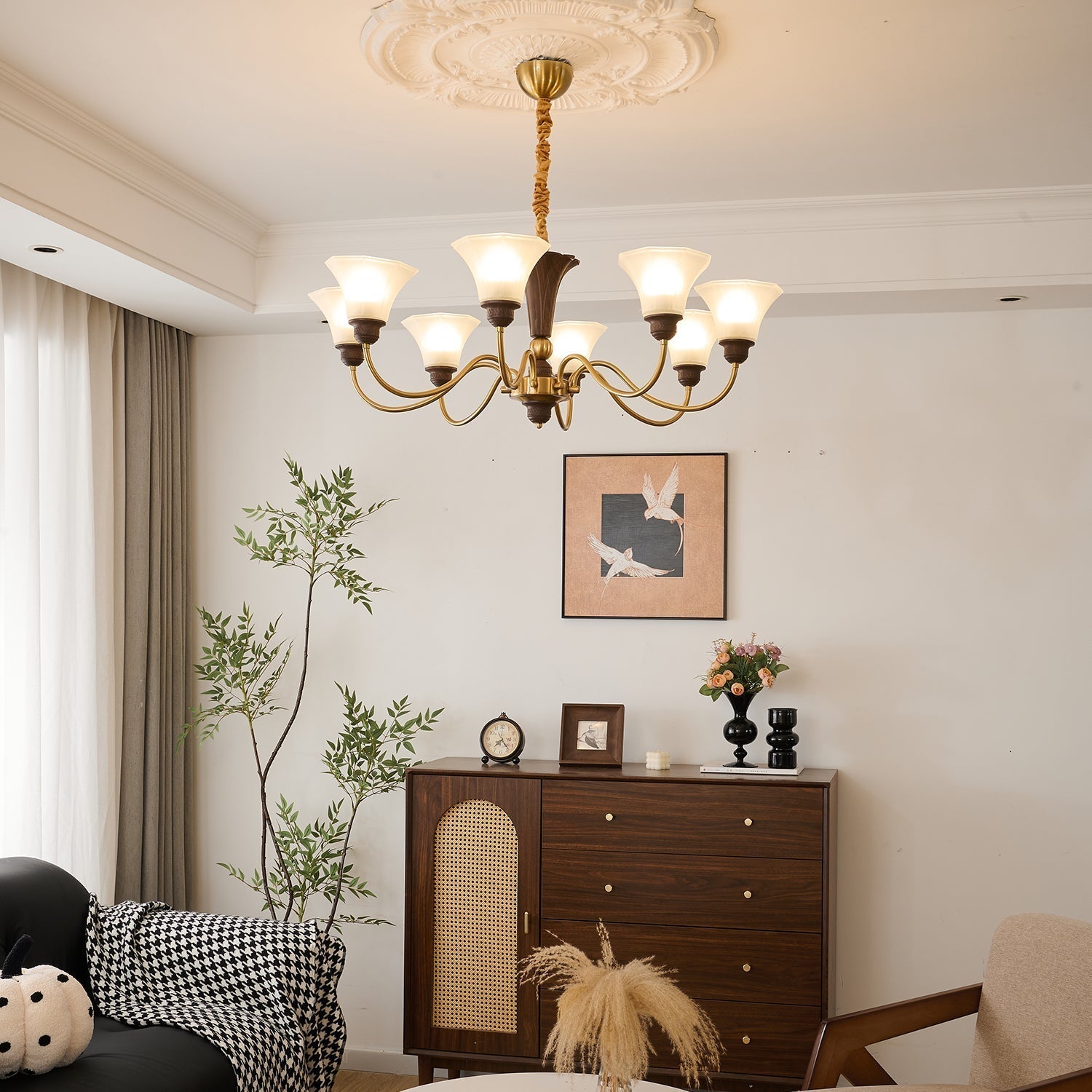 Ciphaen Traditional Elegance Vintage Wood Glass Chandelier