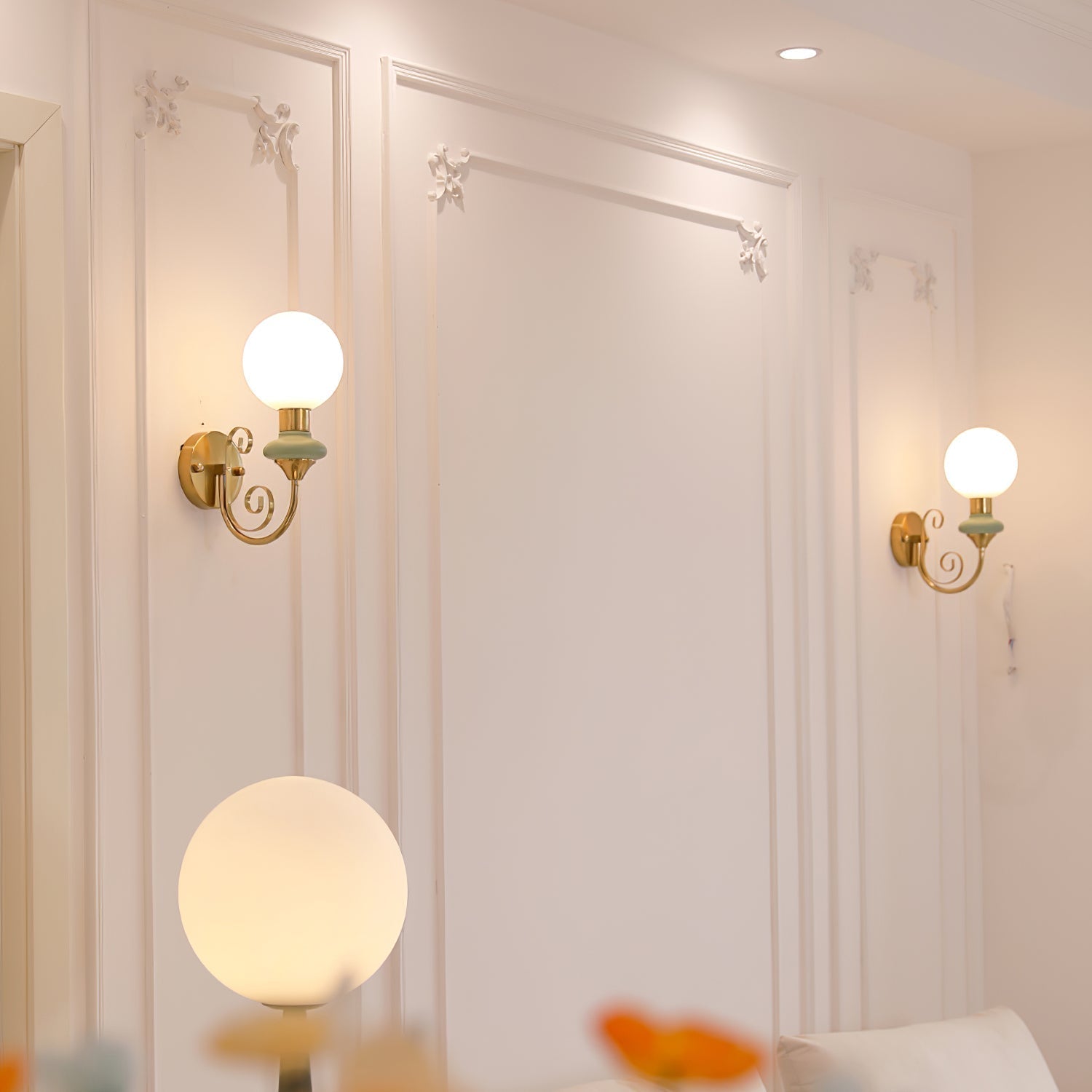 Whirl Chic Plug-in Wall Lamp