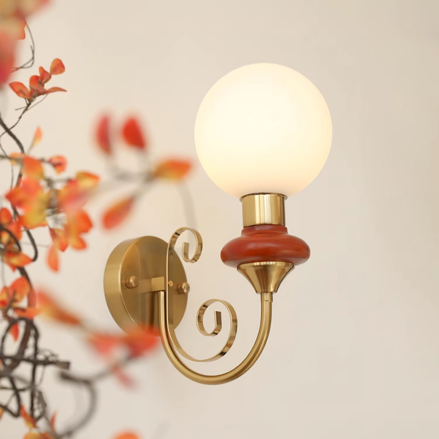 Whirl Chic Plug-in Wall Lamp