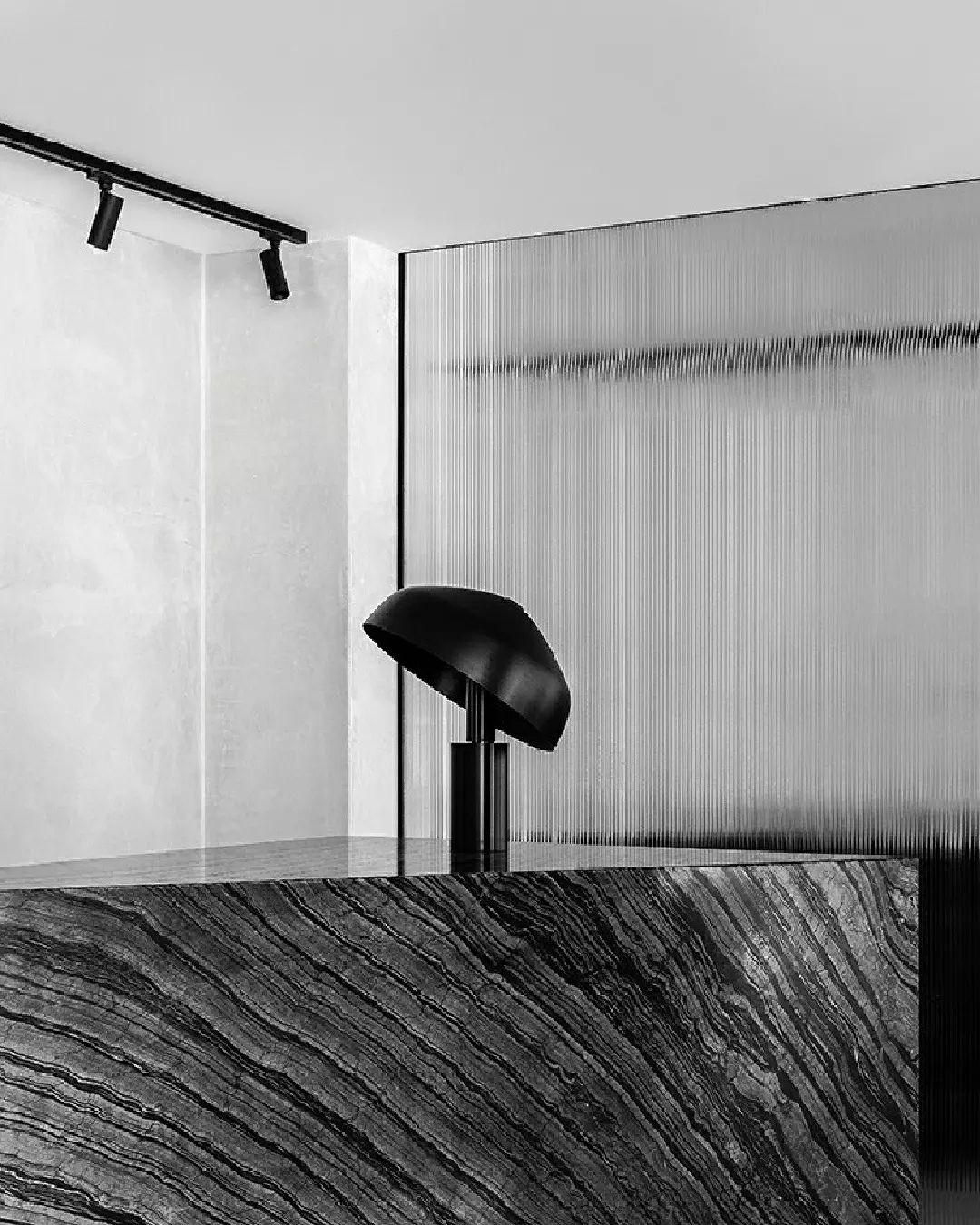 Kite Organic Brass Desk Lamp