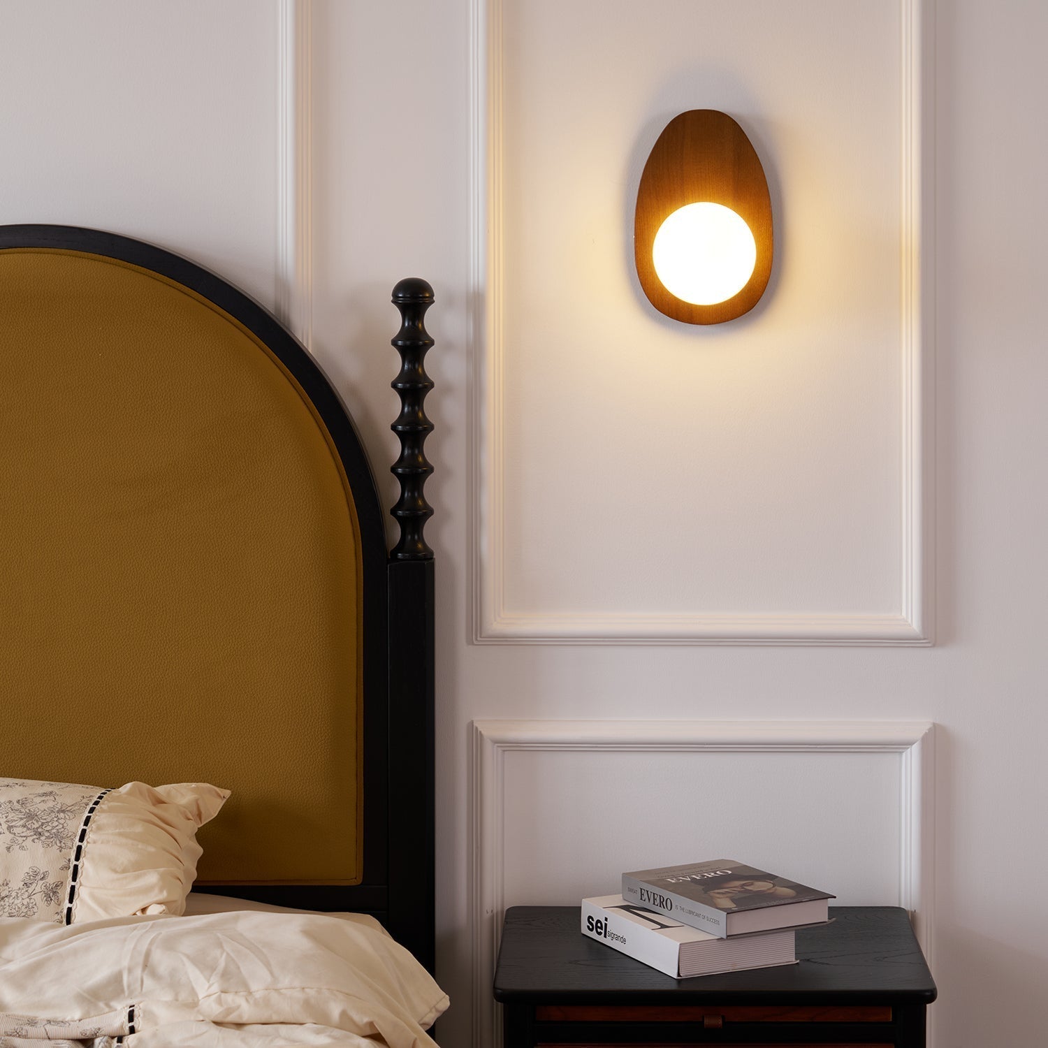 Aldiniella Premium Nordic Art Walnut Glass Wall Lamp