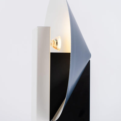 Cis Minimalist Table Lamp