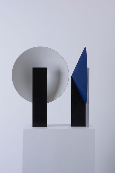 Cis Minimalist Table Lamp