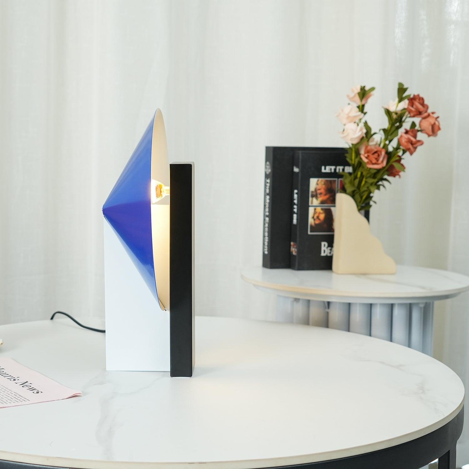 Cis Minimalist Table Lamp