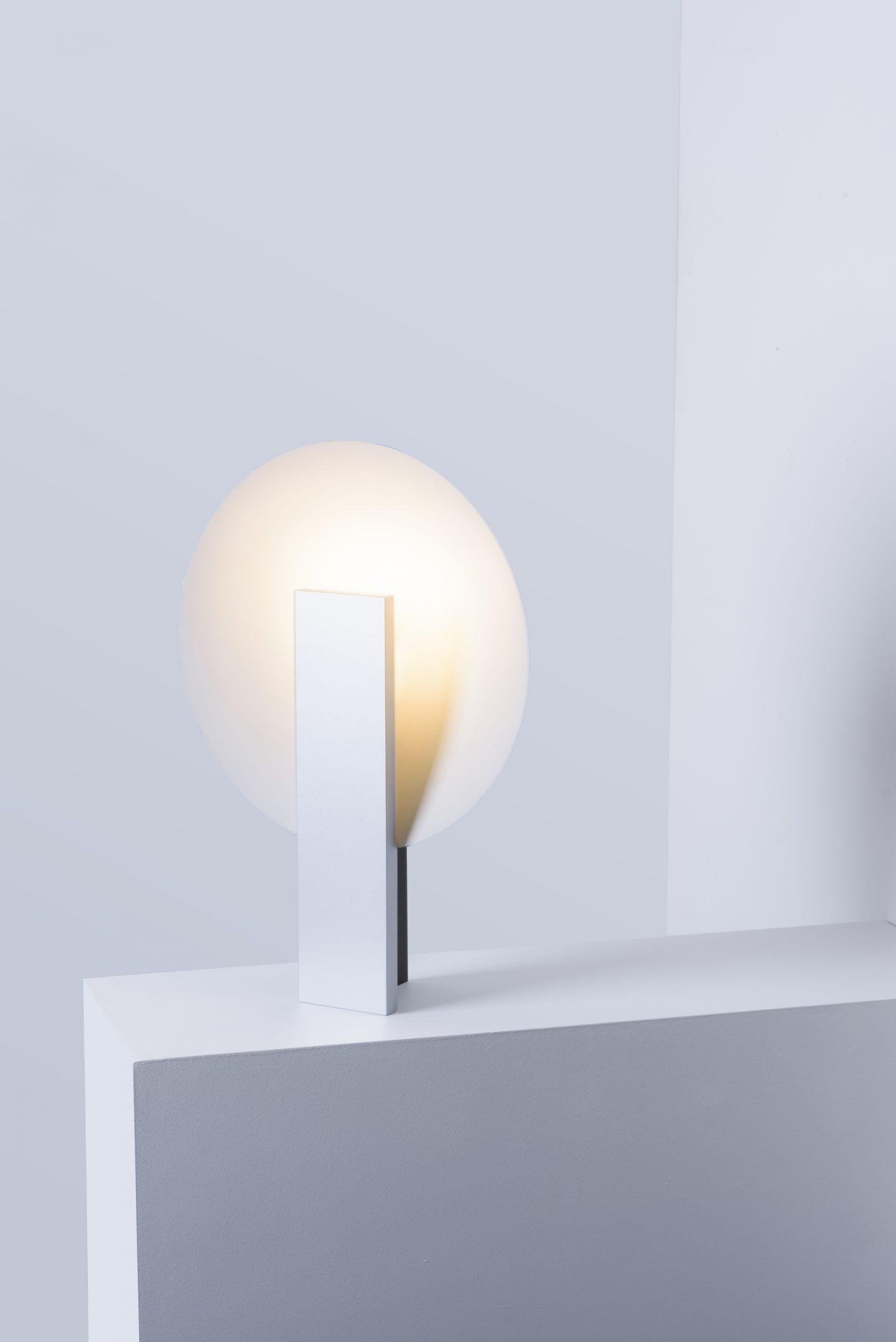 Cis Minimalist Table Lamp