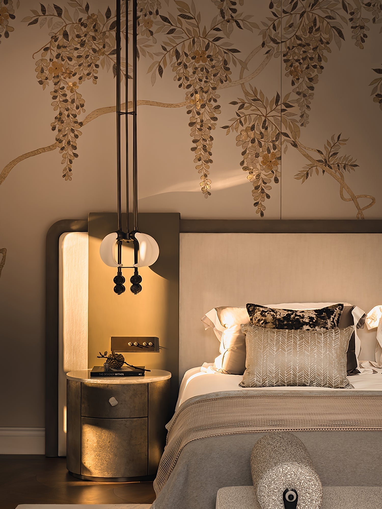 Divara Pendant Light