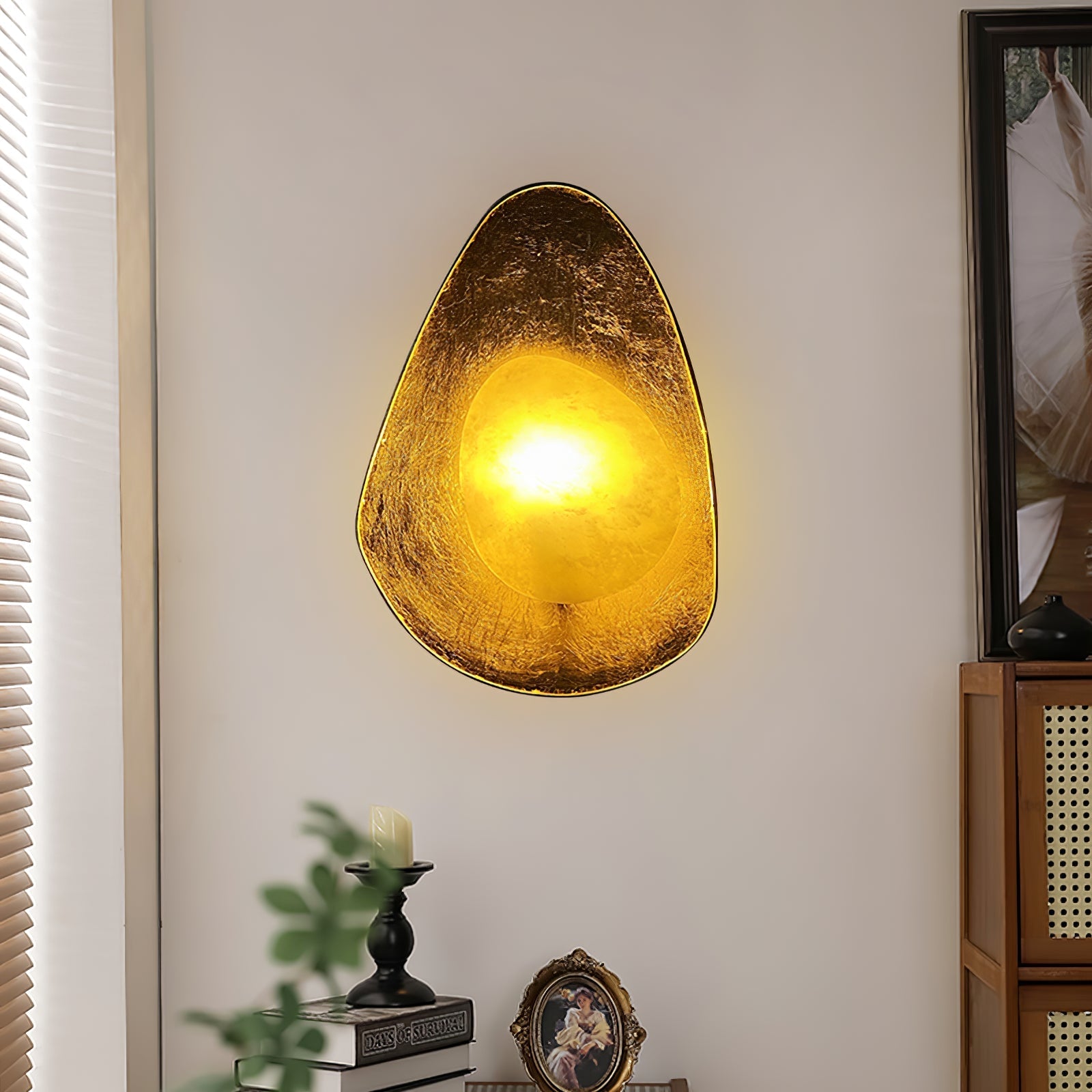 Tenbryn Organic Gilded Pebble Alabaster Sconce