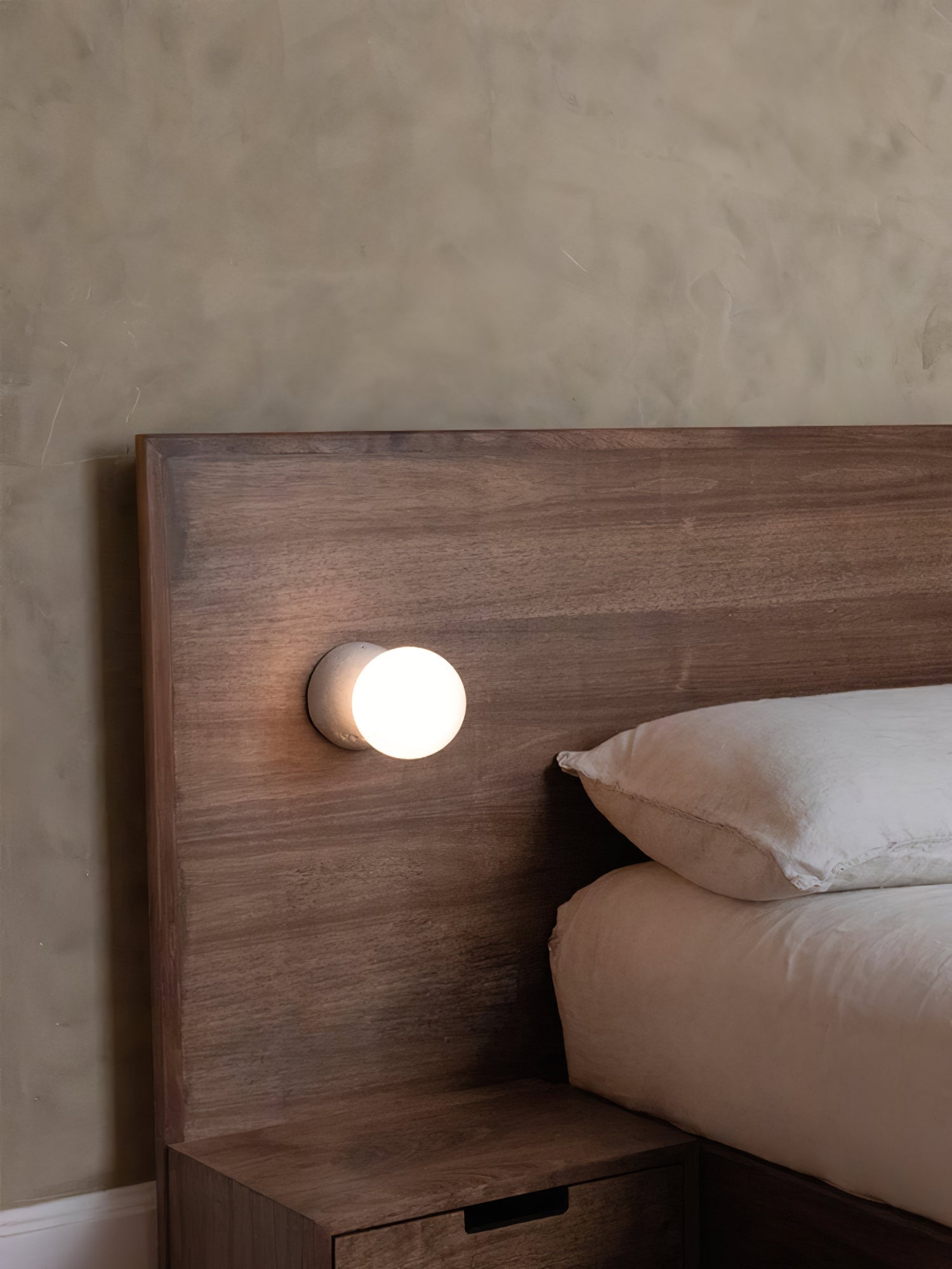 Eirinise Wall Lamp Concrete Opal Glass