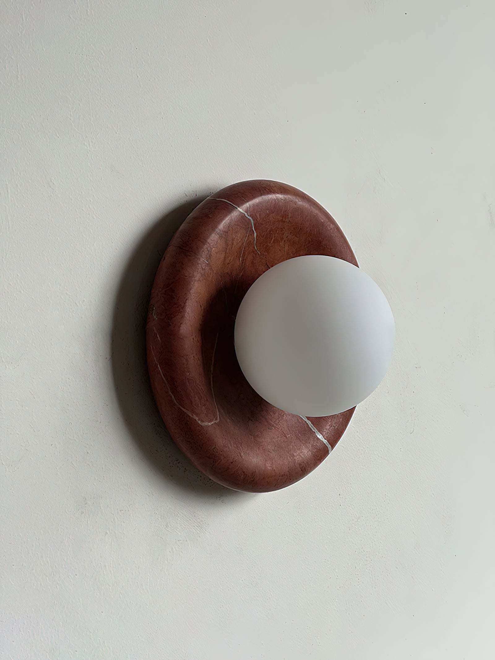 Vomire Wall Lamp