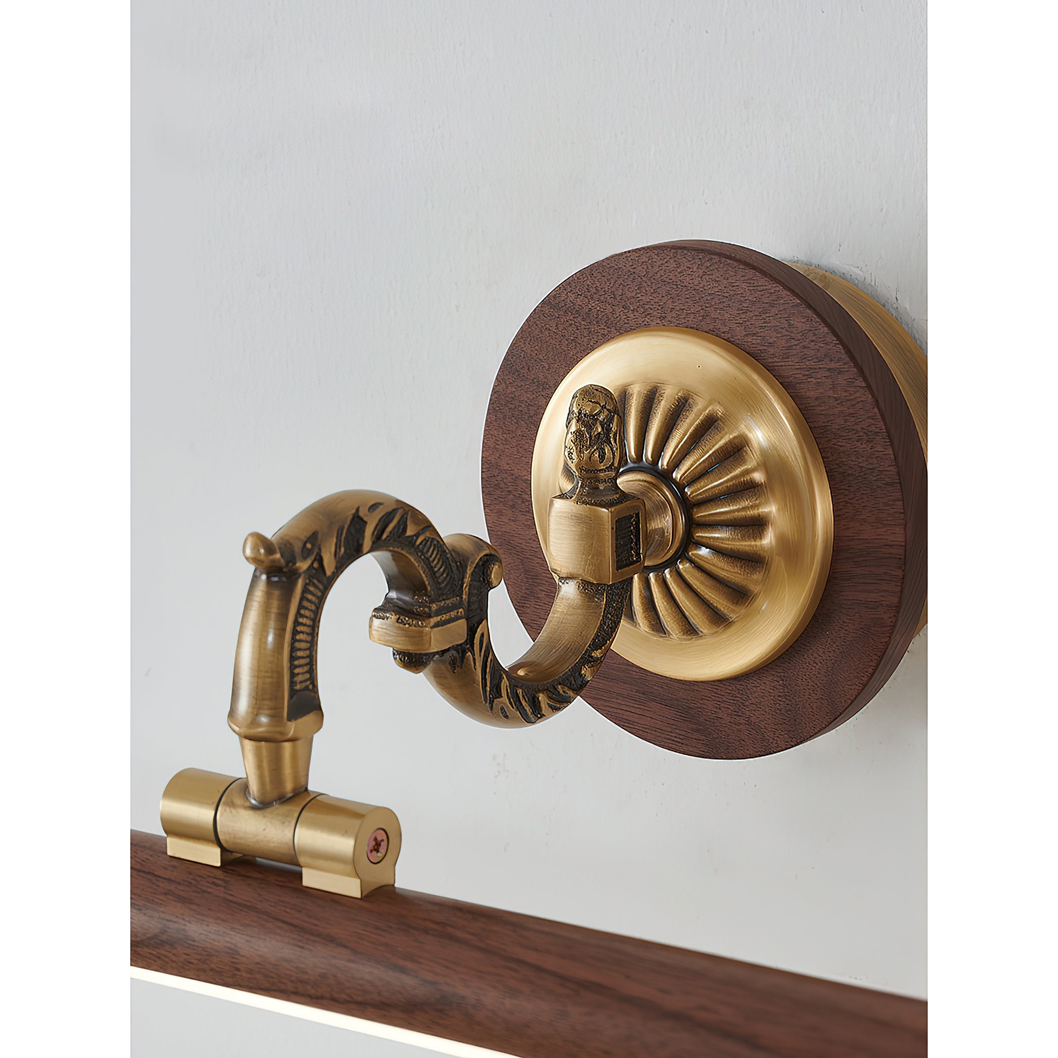 Briarborne Adjustable Picture Indoor Wall Light