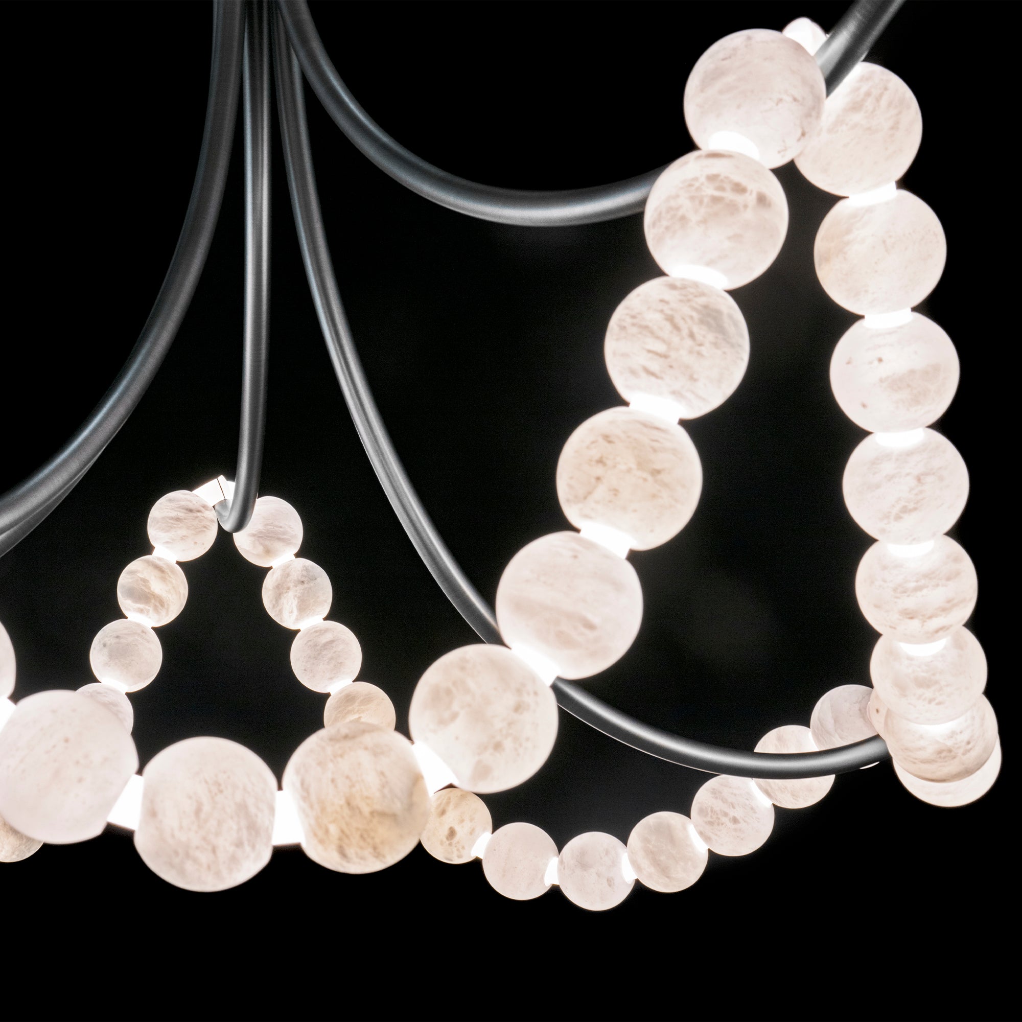 Zavenarae Chandelier