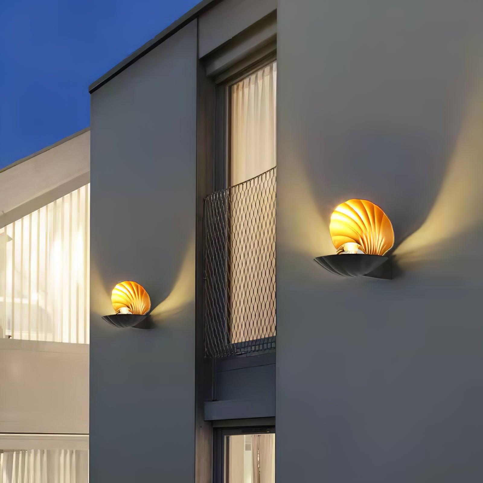 Lumieria Wall Lamp Pearl Clam