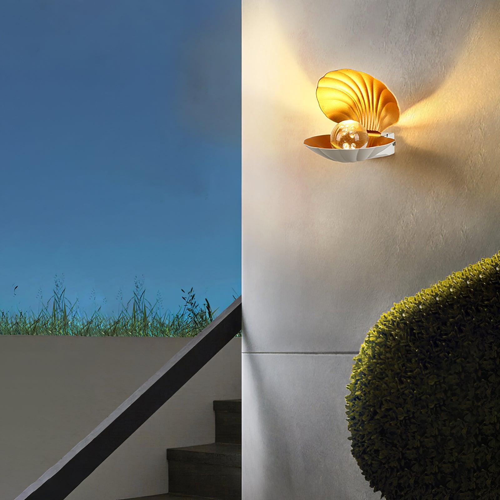 Lumieria Wall Lamp Pearl Clam