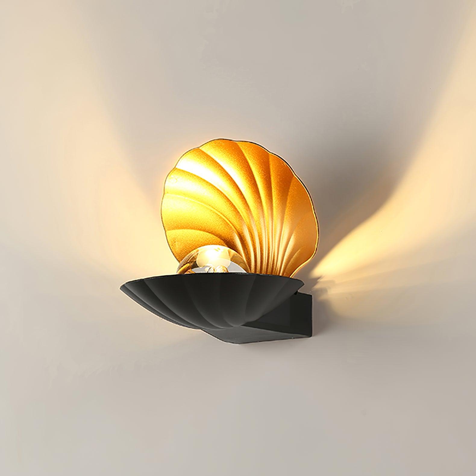 Lumieria Wall Lamp Pearl Clam
