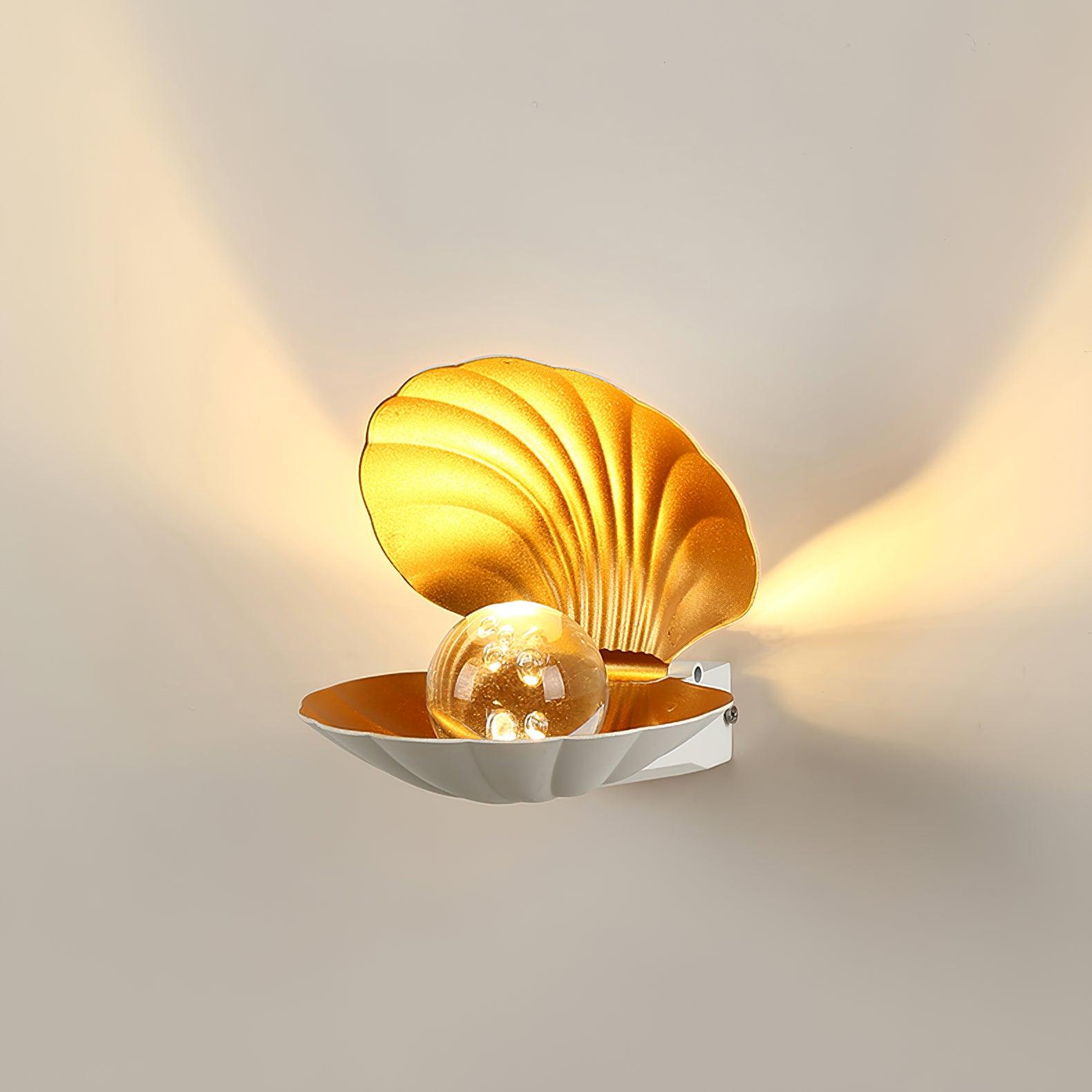 Lumieria Wall Lamp Pearl Clam