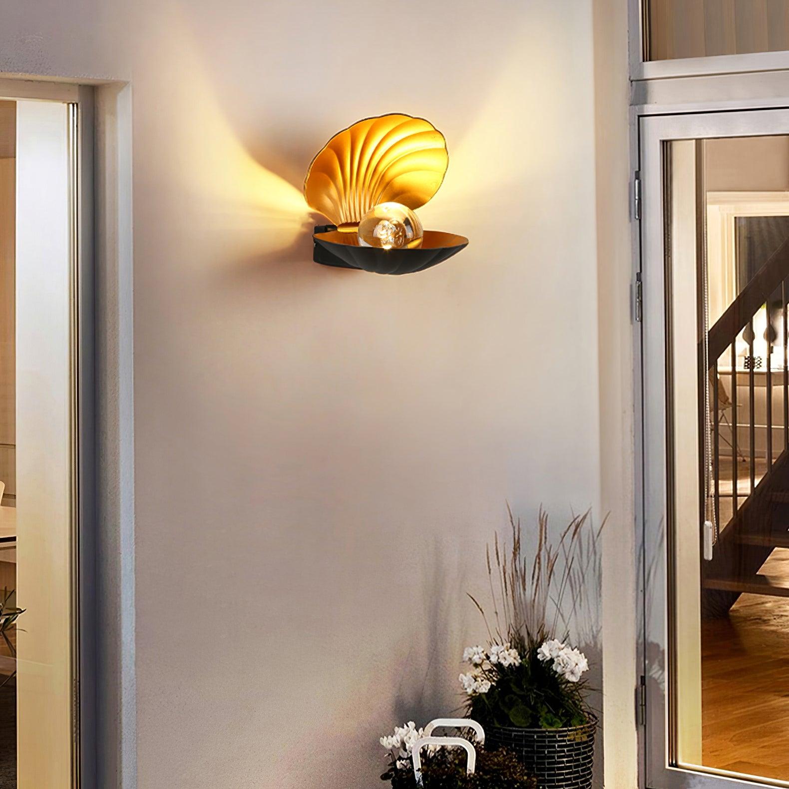 Lumieria Wall Lamp Pearl Clam