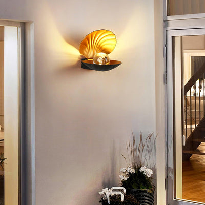 Lumieria Wall Lamp Pearl Clam