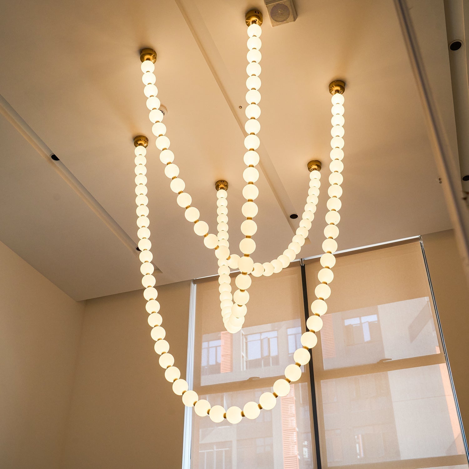 Zalvarin Brass Sputnik Chandelier - Neutral Decor