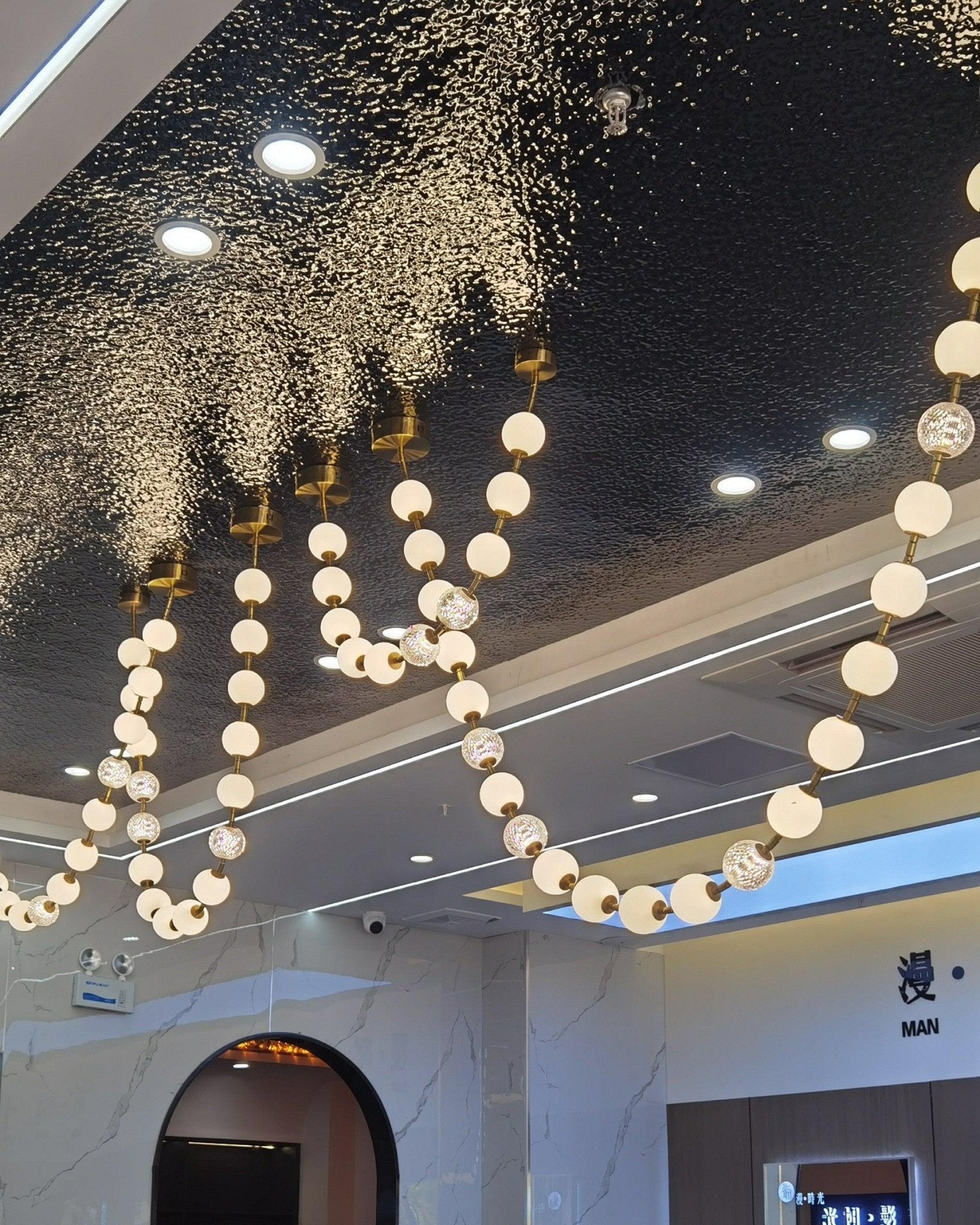 Zalvarin Brass Sputnik Chandelier - Neutral Decor