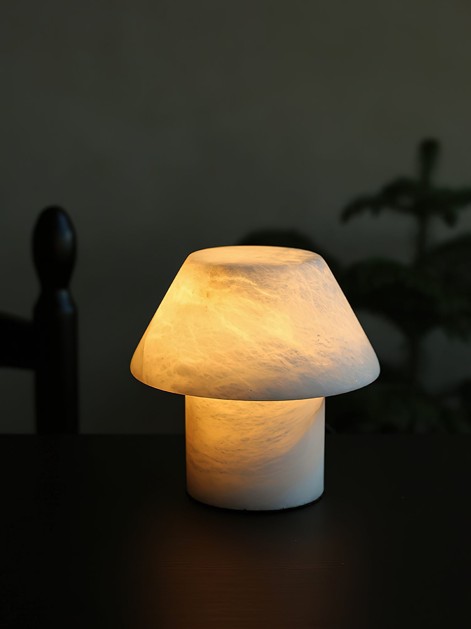 Alamir Table Lamp