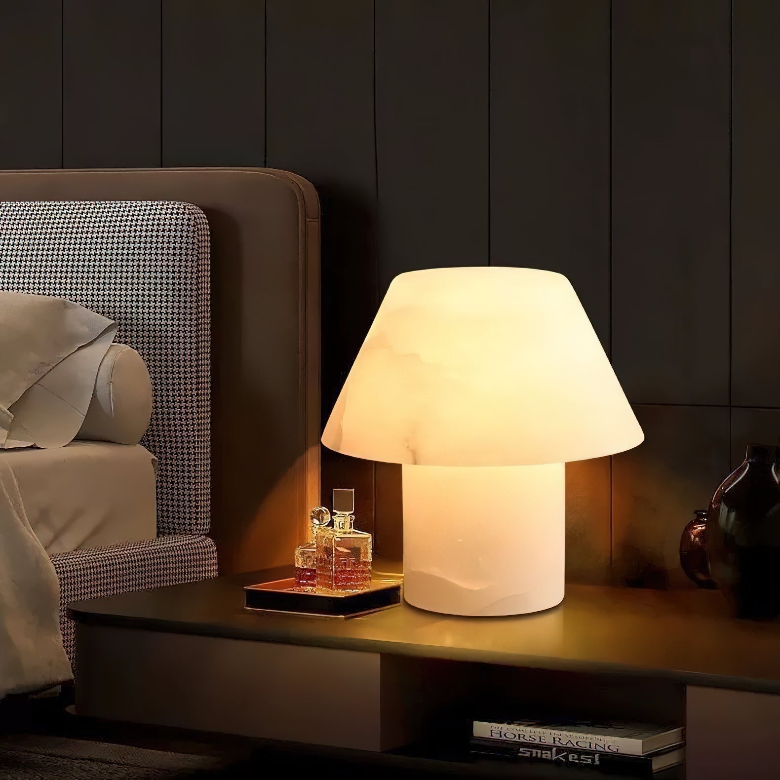 Alamir Table Lamp