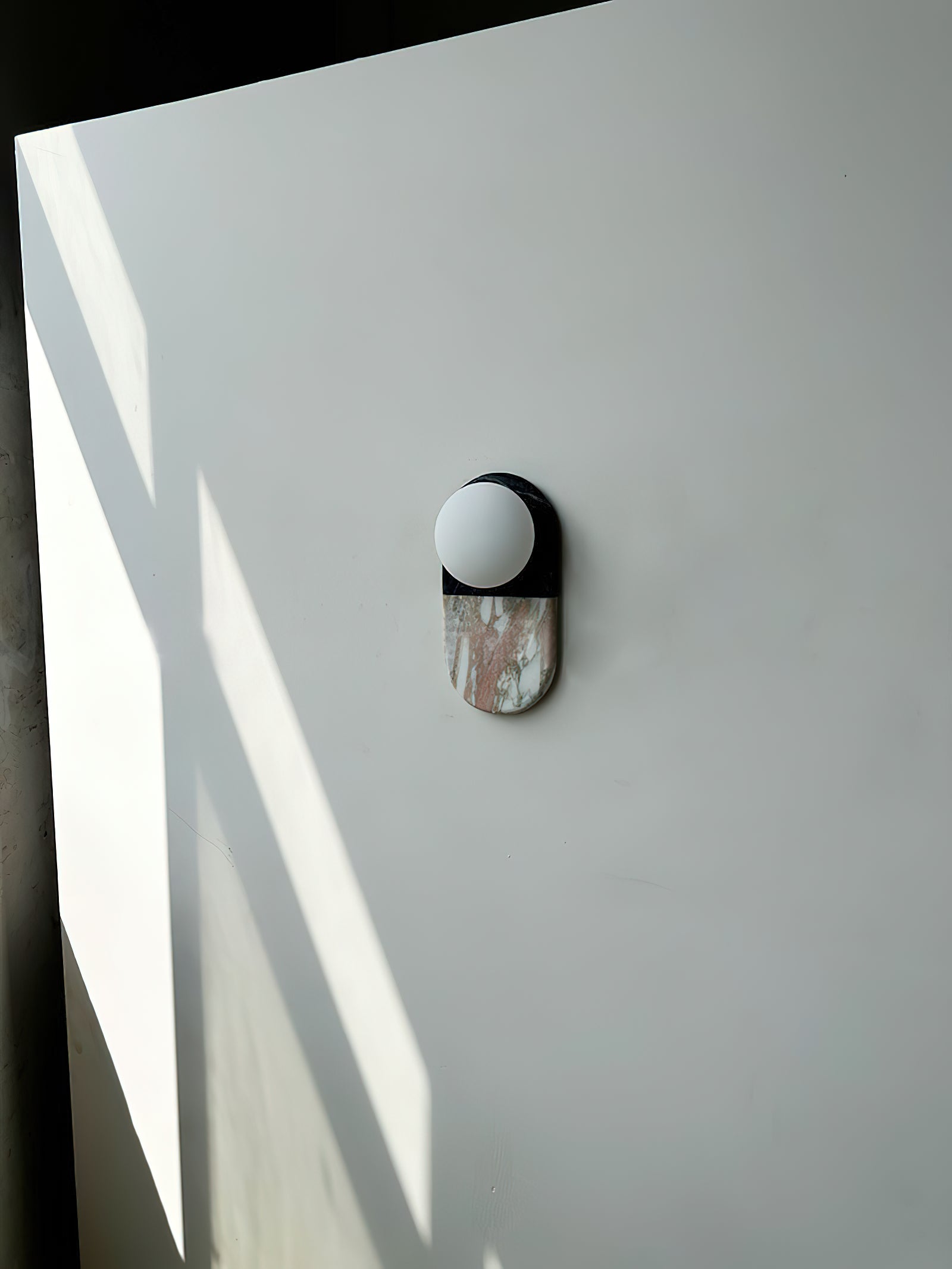 Reniette Wall Lamp