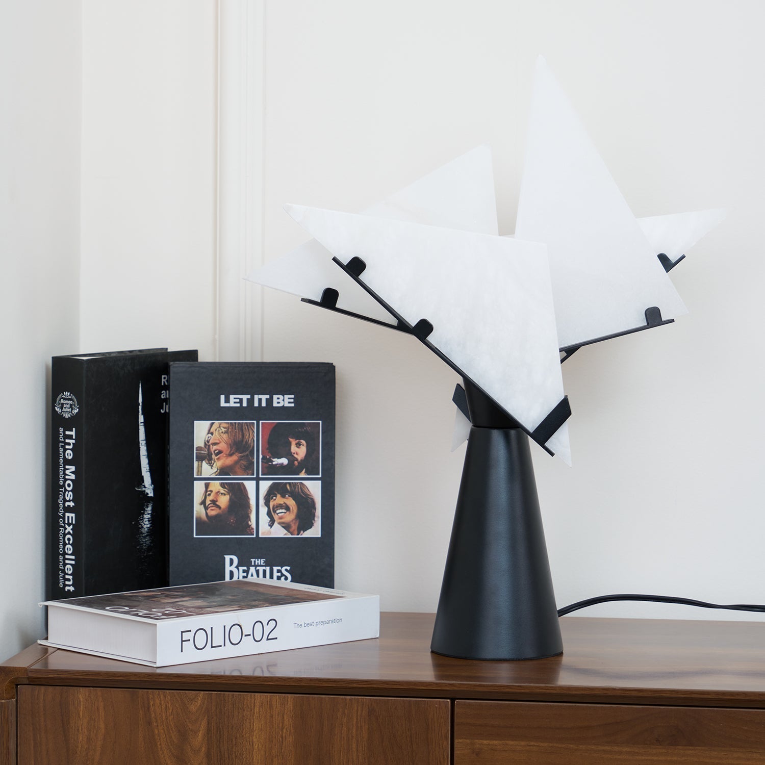 Aursilion Star Alabaster Table Lamp