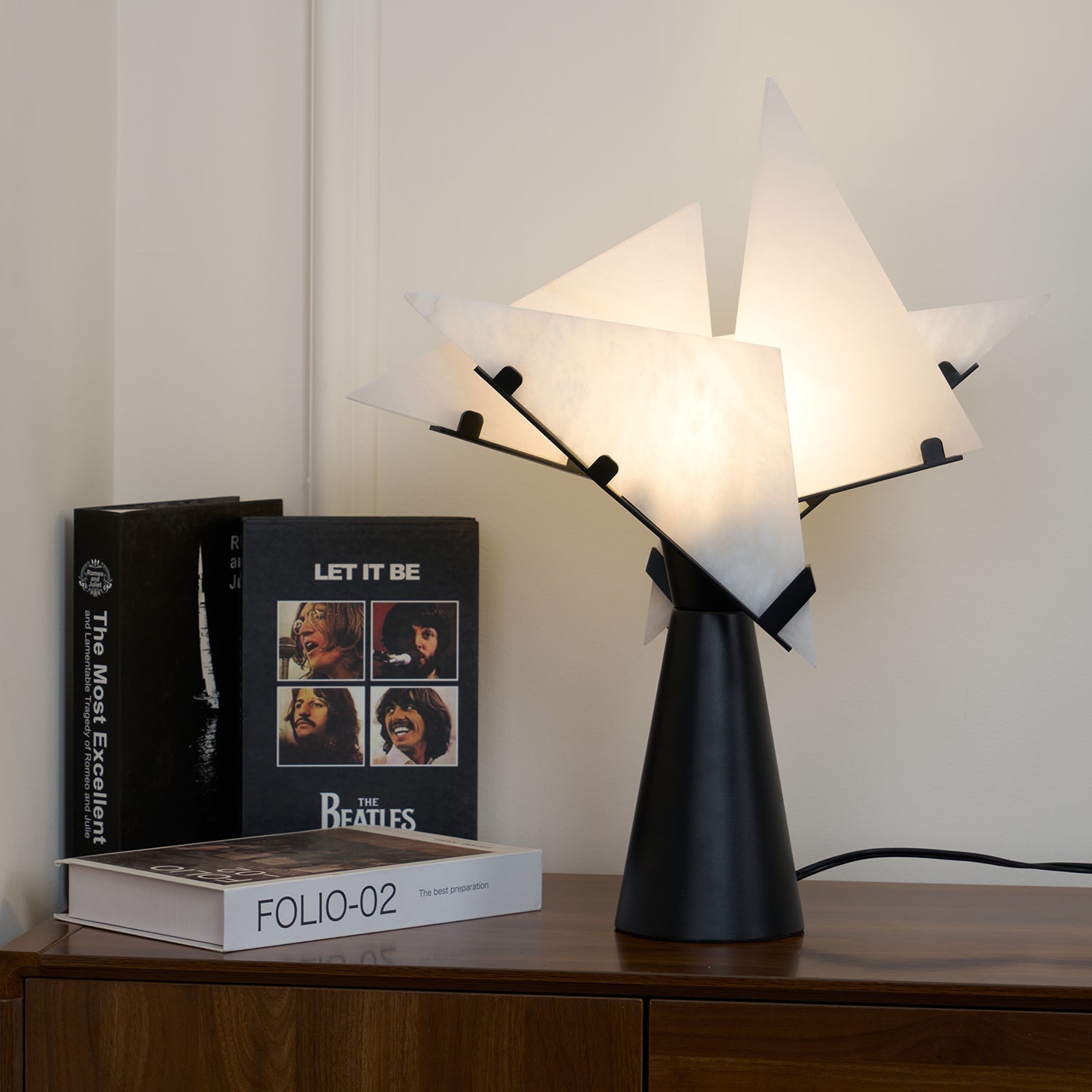 Aursilion Star Alabaster Table Lamp