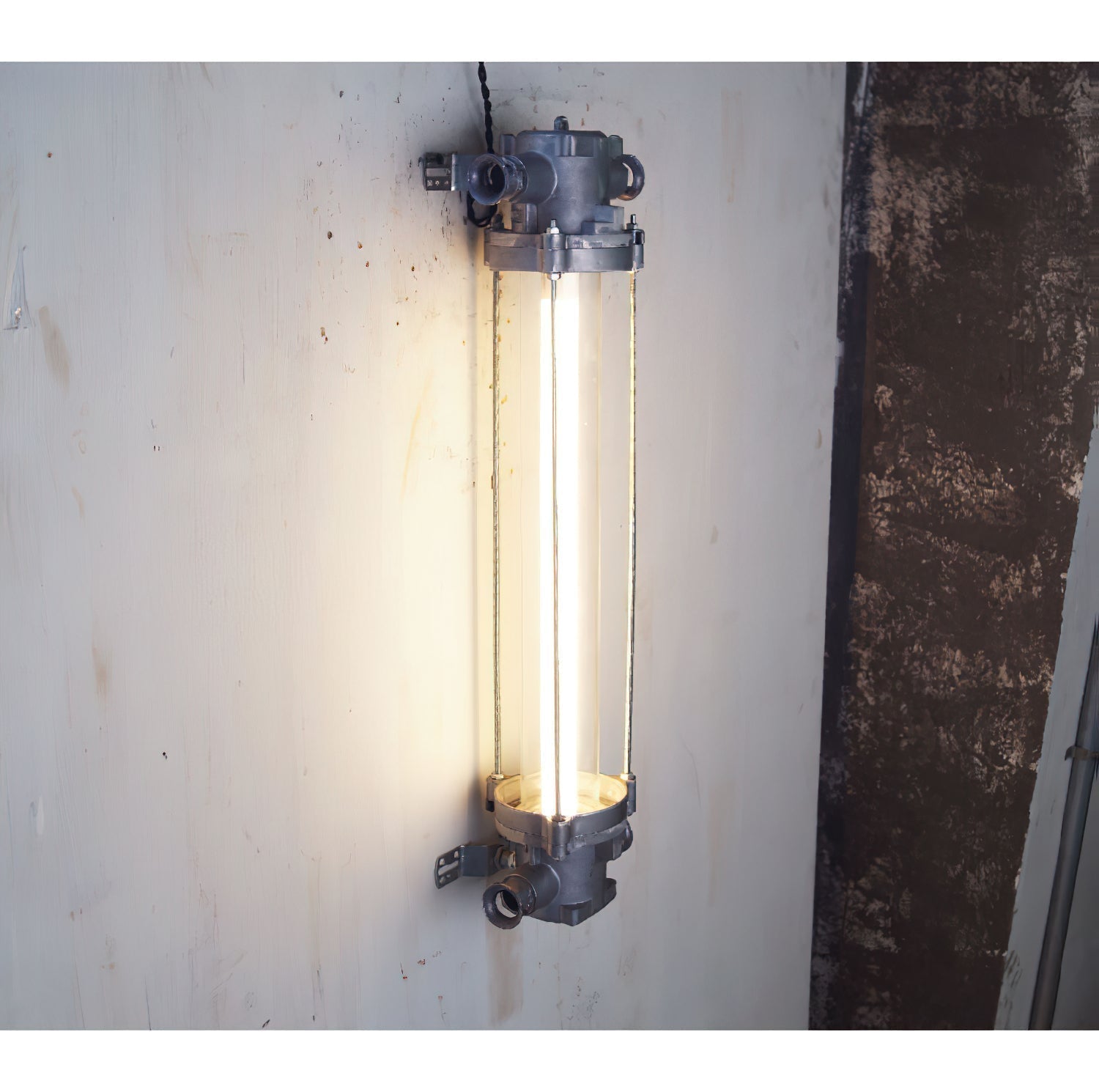 Nyliryra Wall Lamp