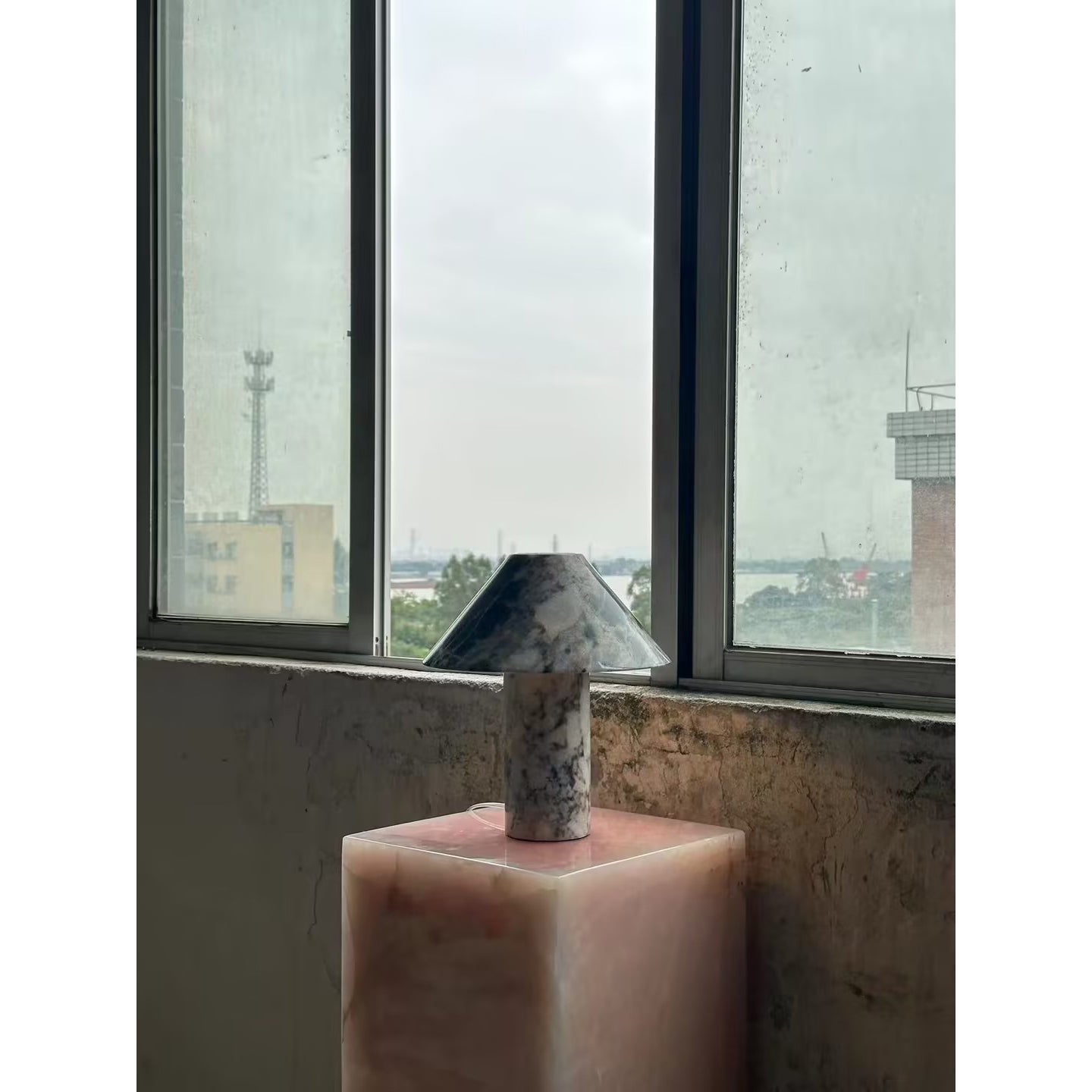 Veinir Table Lamp