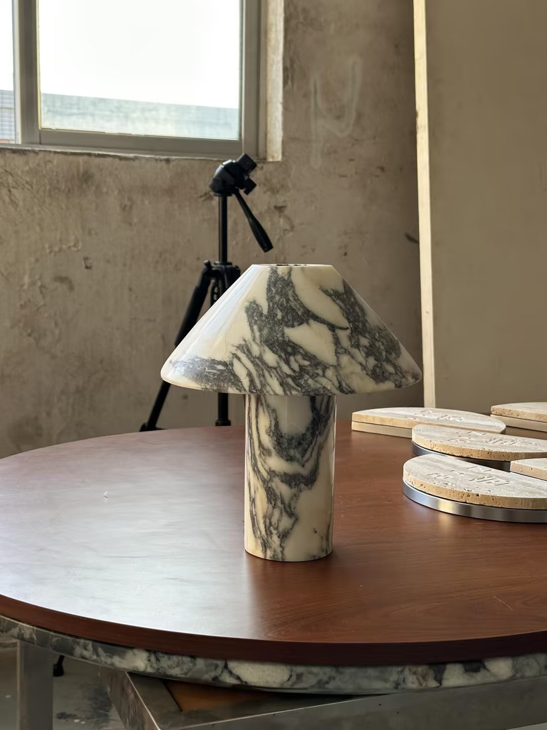 Veinir Table Lamp