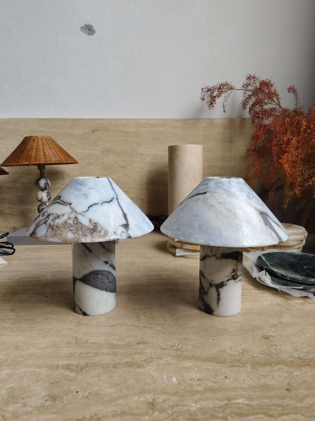 Veinir Table Lamp