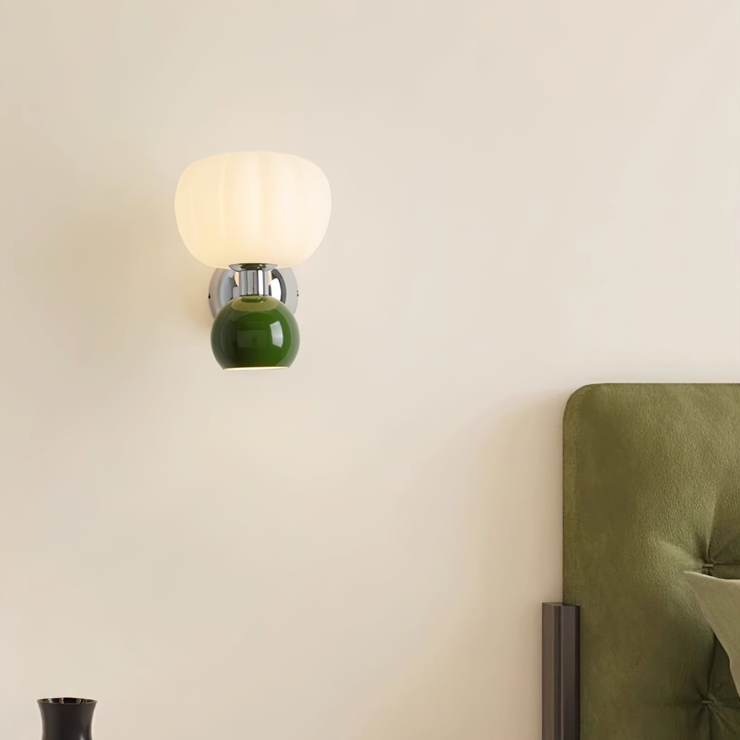 Elaiaria Wall Lamp