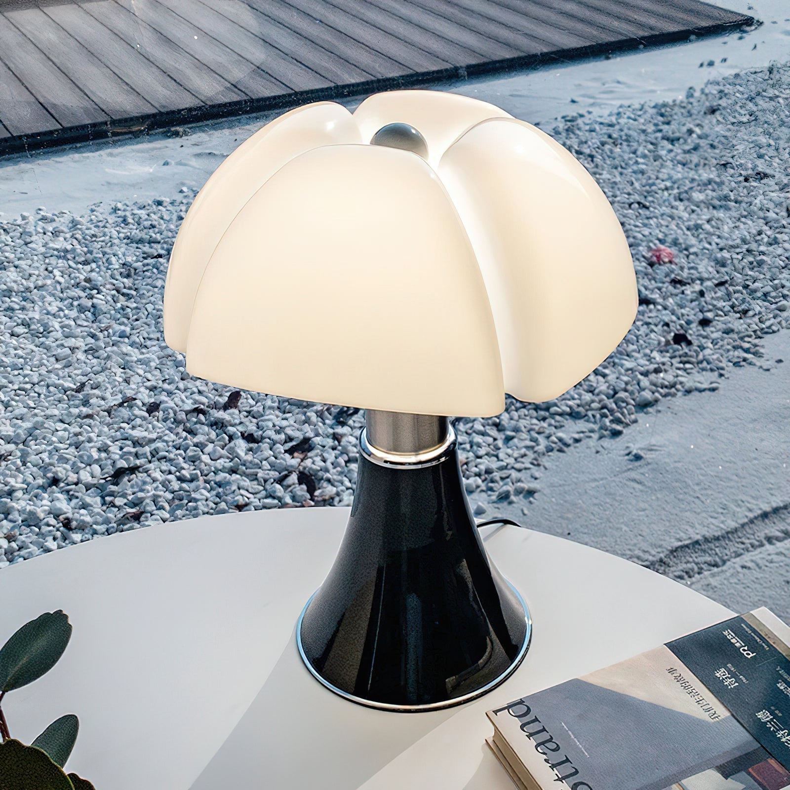 Flaria Table Lamp