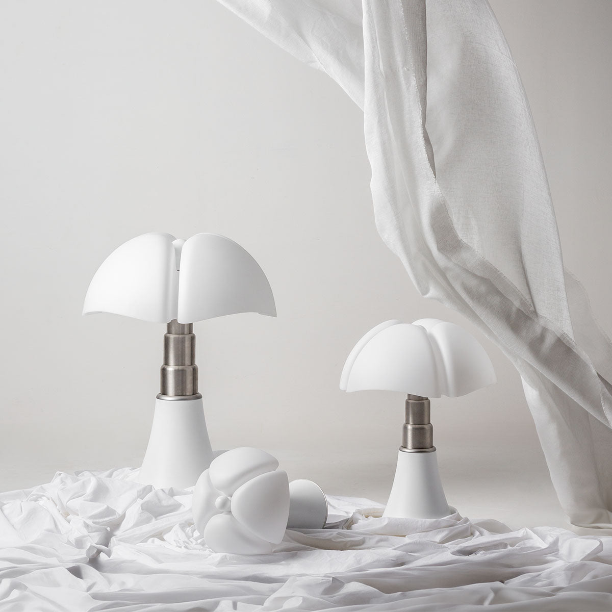 Flaria Table Lamp