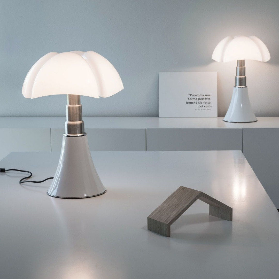 Flaria Table Lamp
