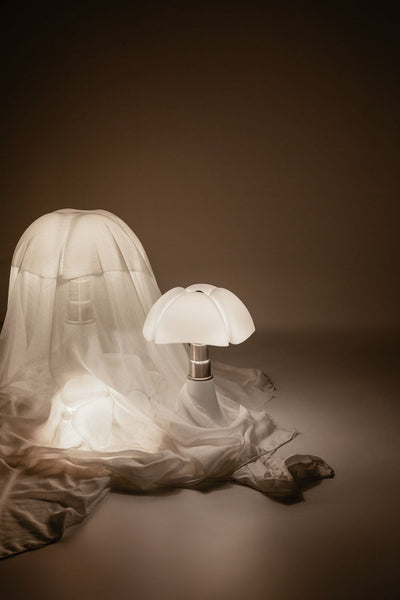 Flaria Table Lamp