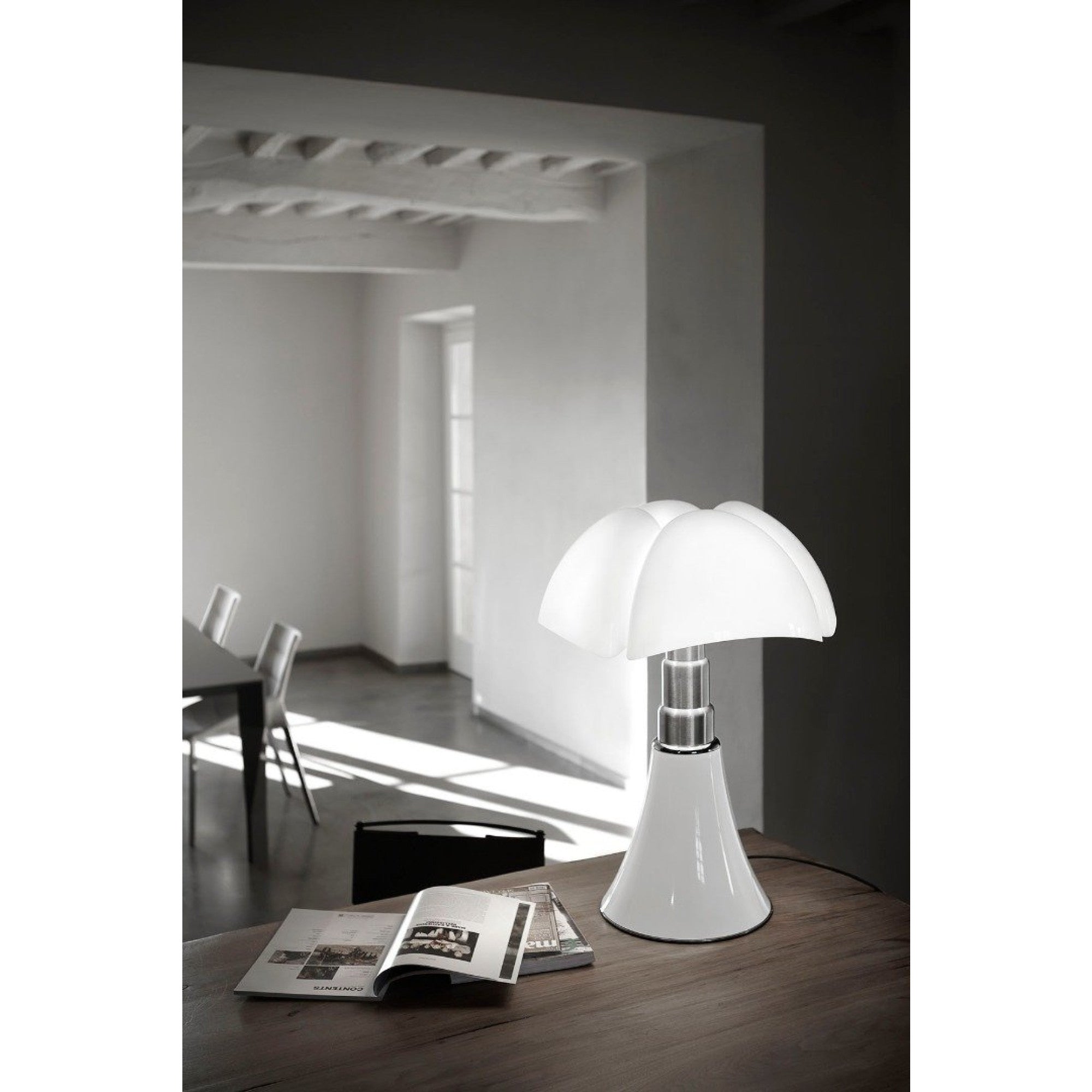Flaria Table Lamp