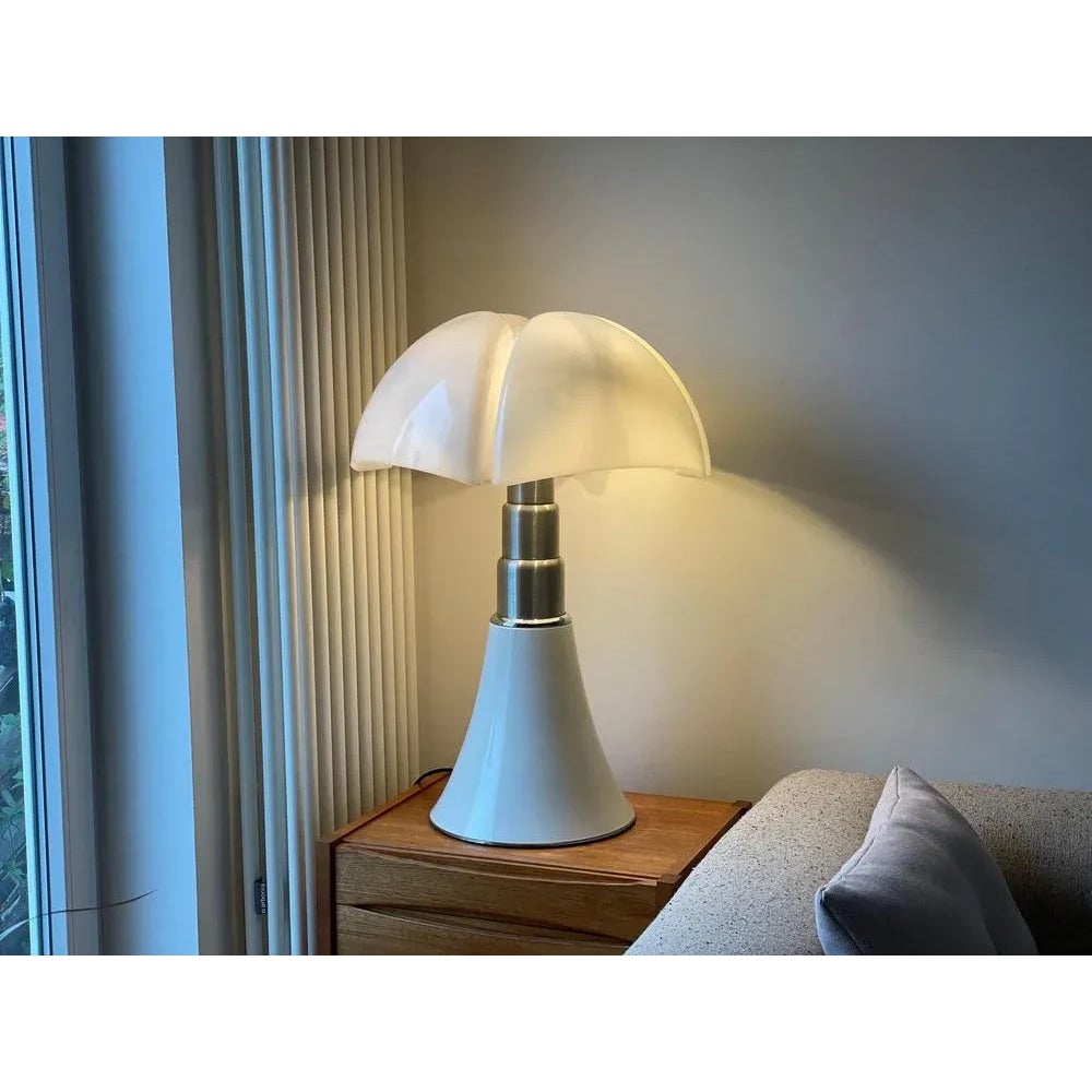 Flaria Table Lamp