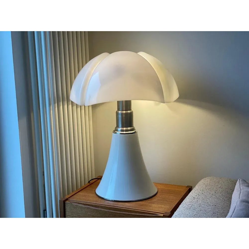 Flaria Table Lamp