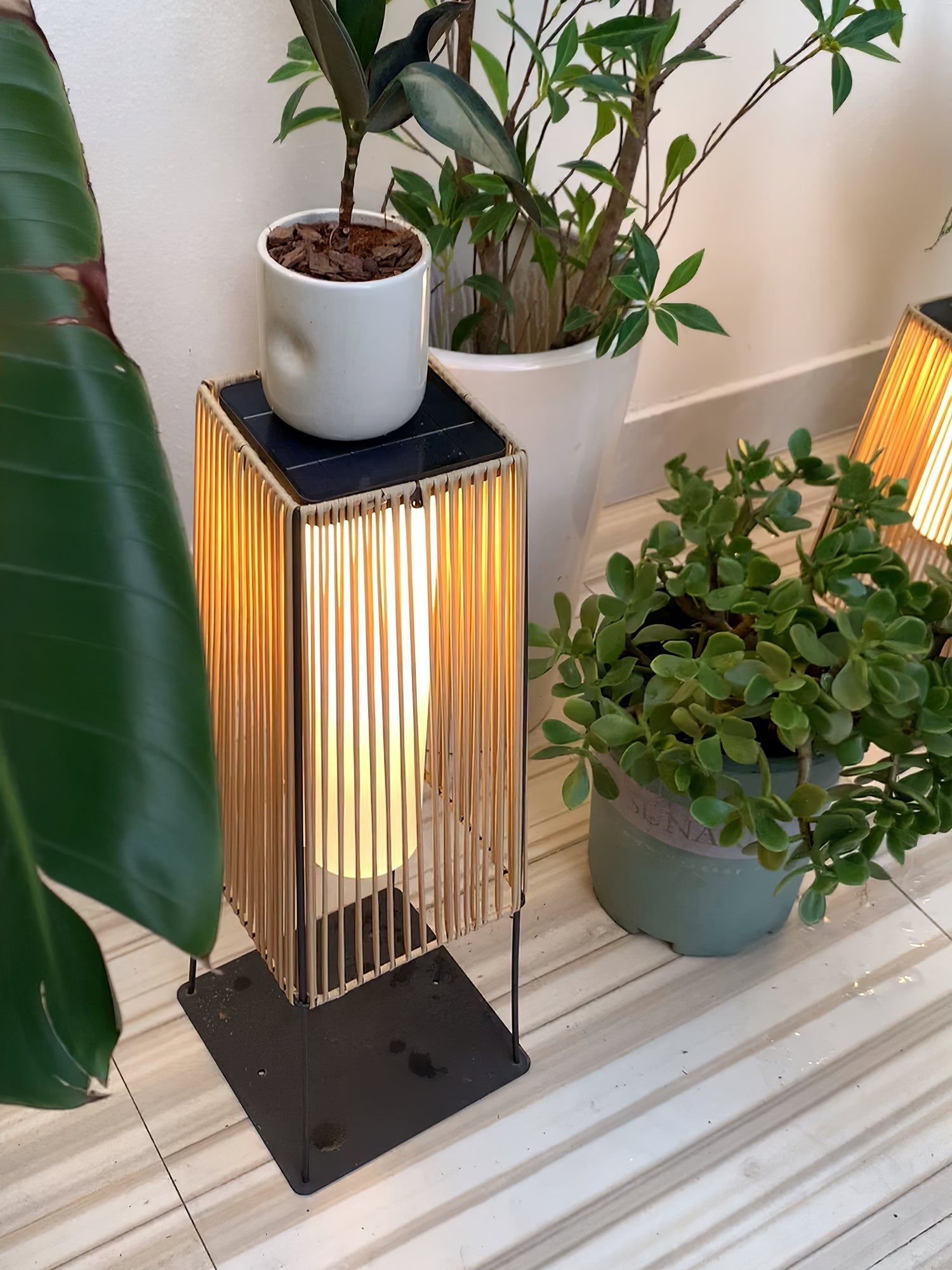 Aru Modern Outdoor Light